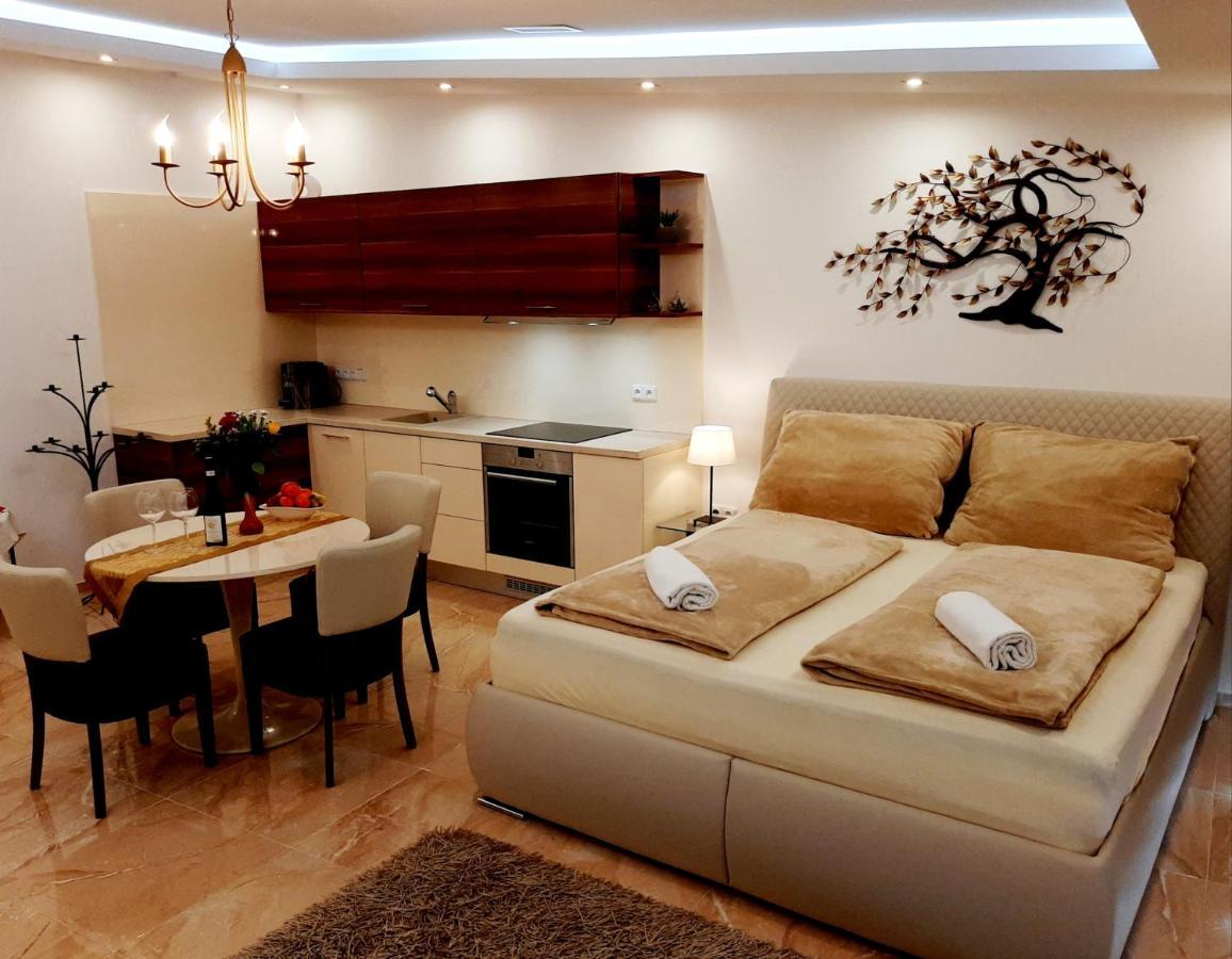 Nobless Apartments Holedna Бърно Екстериор снимка