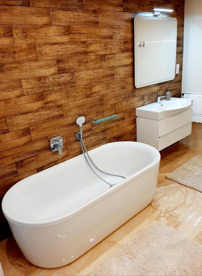 Nobless Apartments Holedna Бърно Екстериор снимка