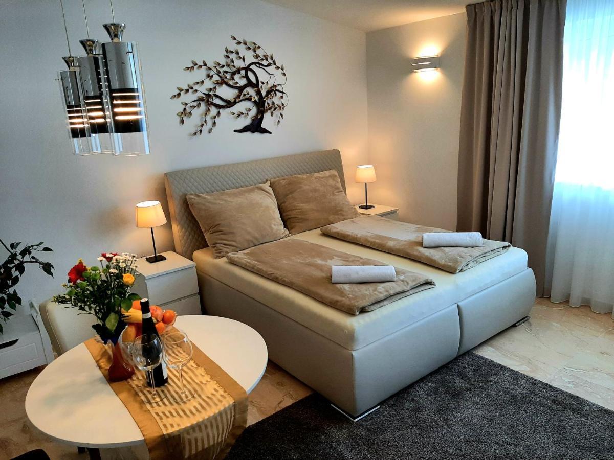 Nobless Apartments Holedna Бърно Екстериор снимка
