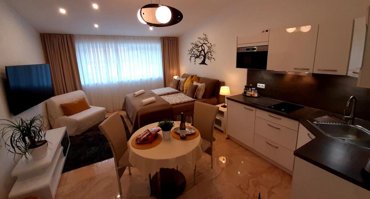 Nobless Apartments Holedna Бърно Екстериор снимка