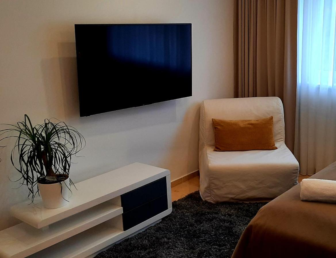 Nobless Apartments Holedna Бърно Екстериор снимка